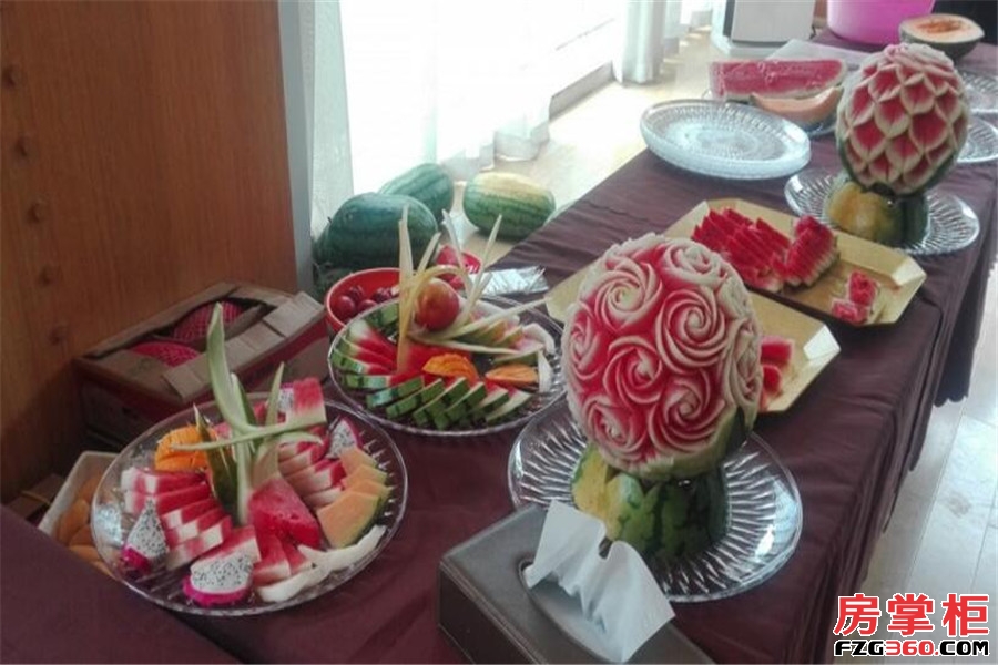 碧园印象桂林周末水果雕刻水果品尝活动