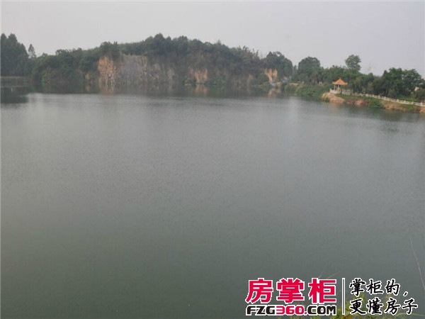 益丽龙湖实景图