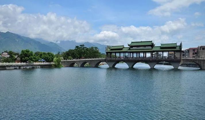 贺州市富川瑶族自治县