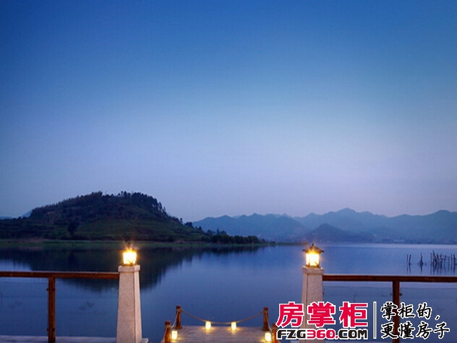 世茂牟山湖实景图