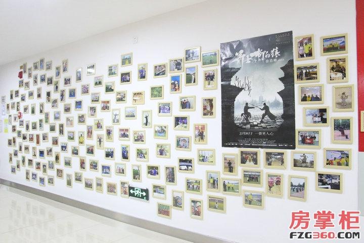 照片墙:记载着成钧参加多项国际级赛事的历程