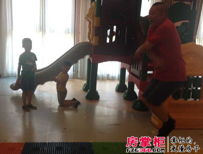 邮彩温情季,畅爽乐一夏 奔跑亲子团欢聚在亚泰