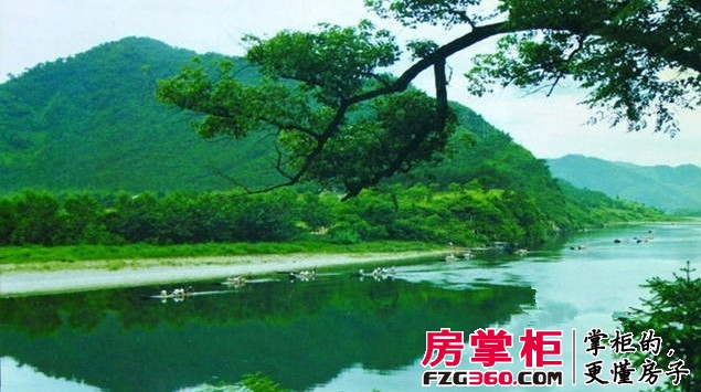 东吴商城实景图附近富春江（2010.5）