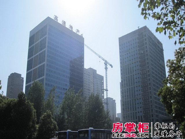 高速滨湖时代广场实景图工程进度（2013-10-10）