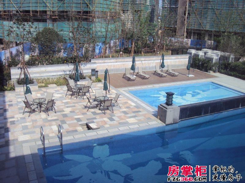 恒基玲珑翠谷实景图一期工程游泳池（2012-02）