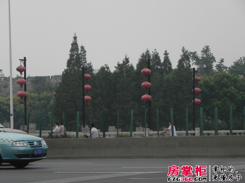 蓝天华门国际花园实景图周边（2012.9.11）
