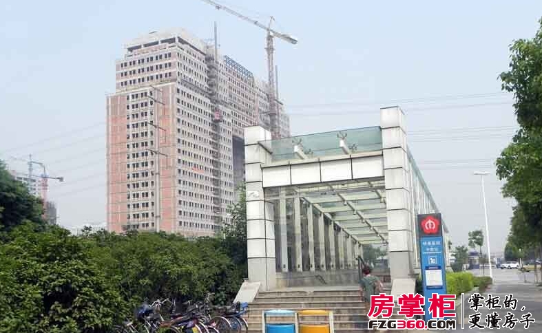 南京君泰国际生态总部园500米处中胜地铁站（2012.6.13）