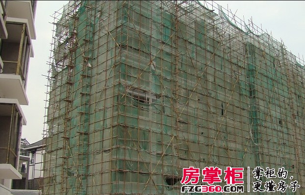 文莱御园1#楼工程进度 已封顶（2010-12）