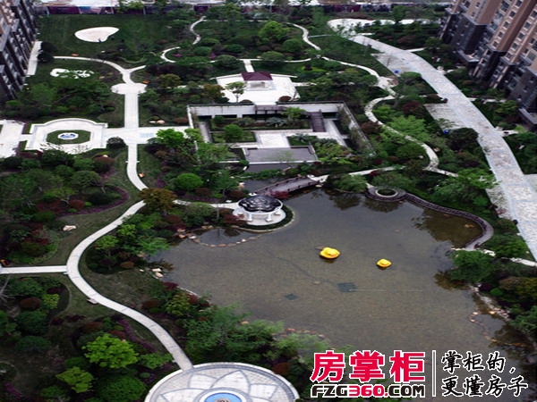 弘阳上城实景图小区绿化（20140814）