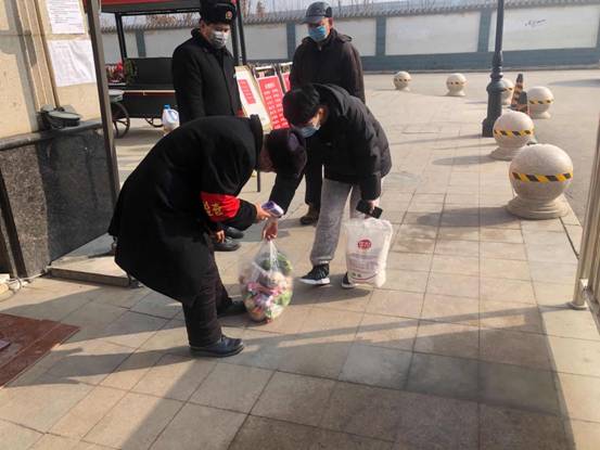 出入时凭出入证进出小区3