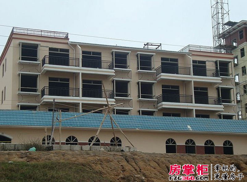龙沐湾商业街实景图A区1#楼 工程进度 (2011.4)