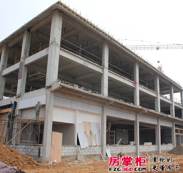 凤彩山生活广场实景图项目1号楼工程进度（2014-04-14）