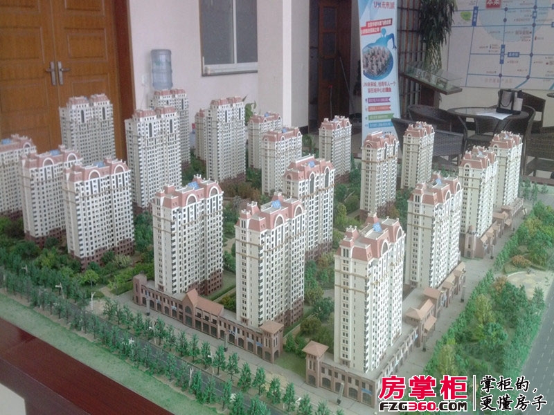 健成UN未来城实景图项目整体沙盘20140604