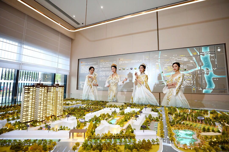 不负期待惊艳绽放君誉湾营销中心开放人气爆棚